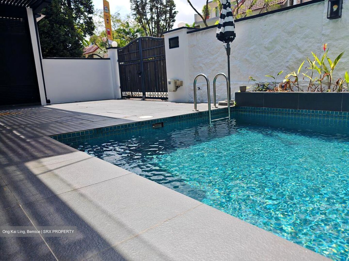 Hillcrest Park (D11), Terrace #588245481